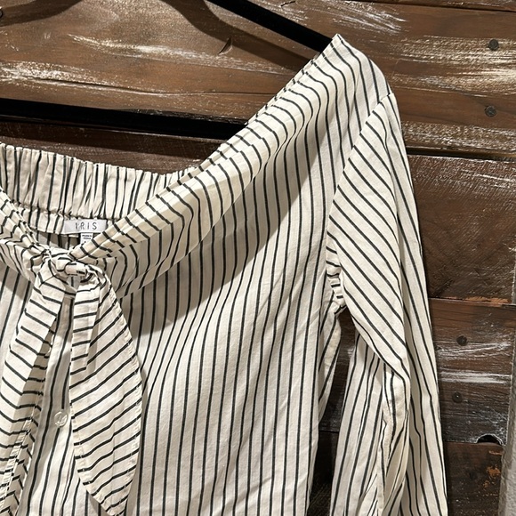 Off the Shoulder Blouse - Picture 2 of 5